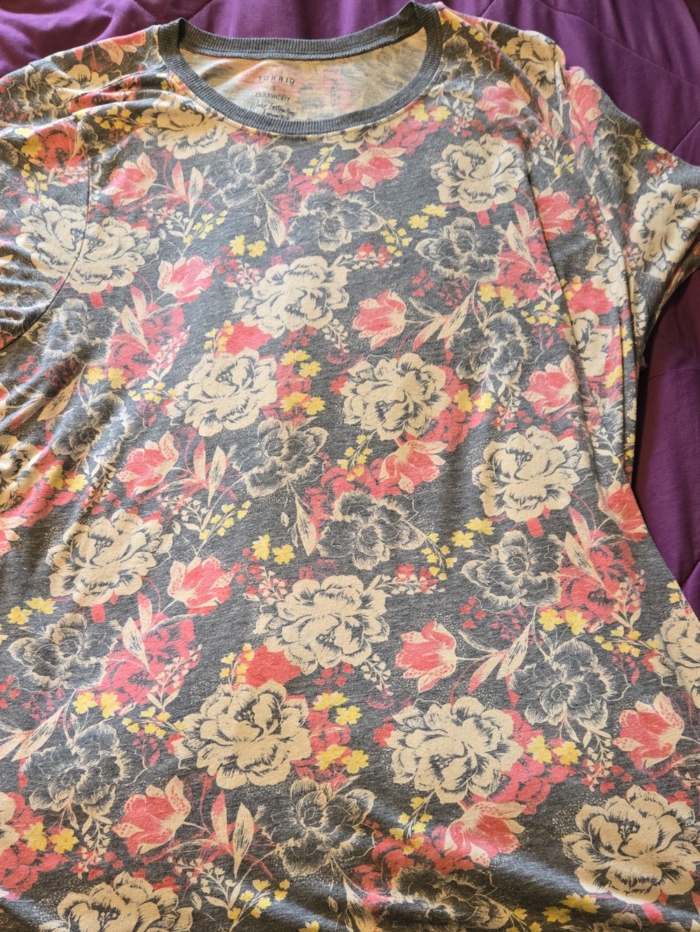 torrid Gray Floral Short Sleeve Tee with Pink & Cream Blooms